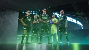 Giocatori di Ultimate Team in uniforme sul campo di calcio.